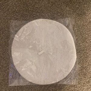 Cute white never used Beret. From Paris! 👒